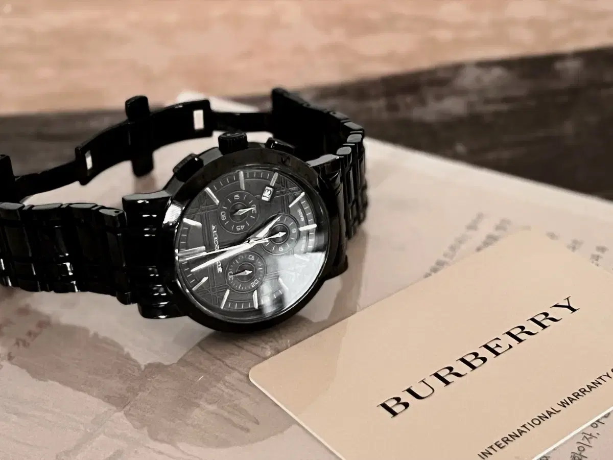 BURBERRY 버버리  헤리티지 블랙 크로노그래프 남성 시계